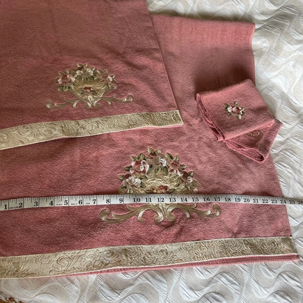 Avanti Linens 4pc Towel Set Dusty Rose Pink Floral Embroidered Cotton USA Made